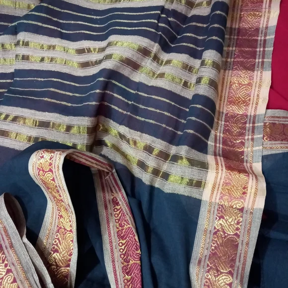 Black cotton saree - Picture 1 of 3